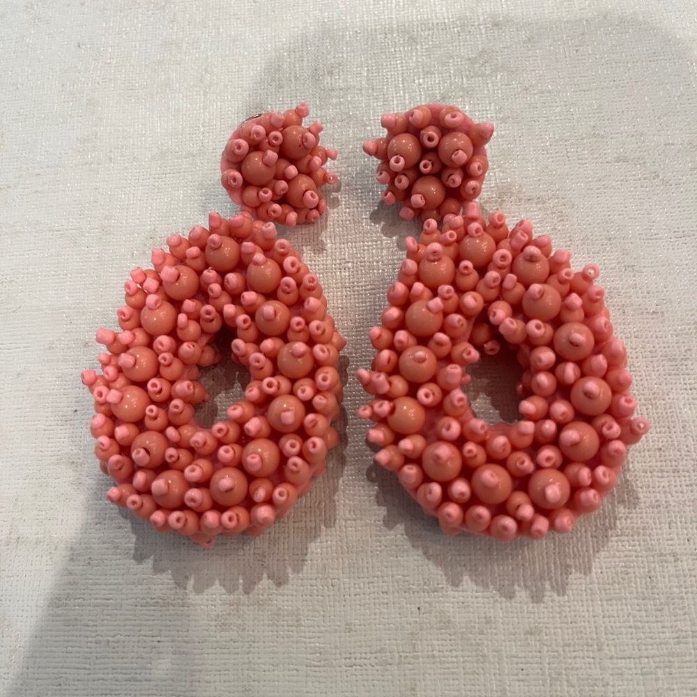 Vintage style bubble gum Pink large Beaded Earrings. GUC!